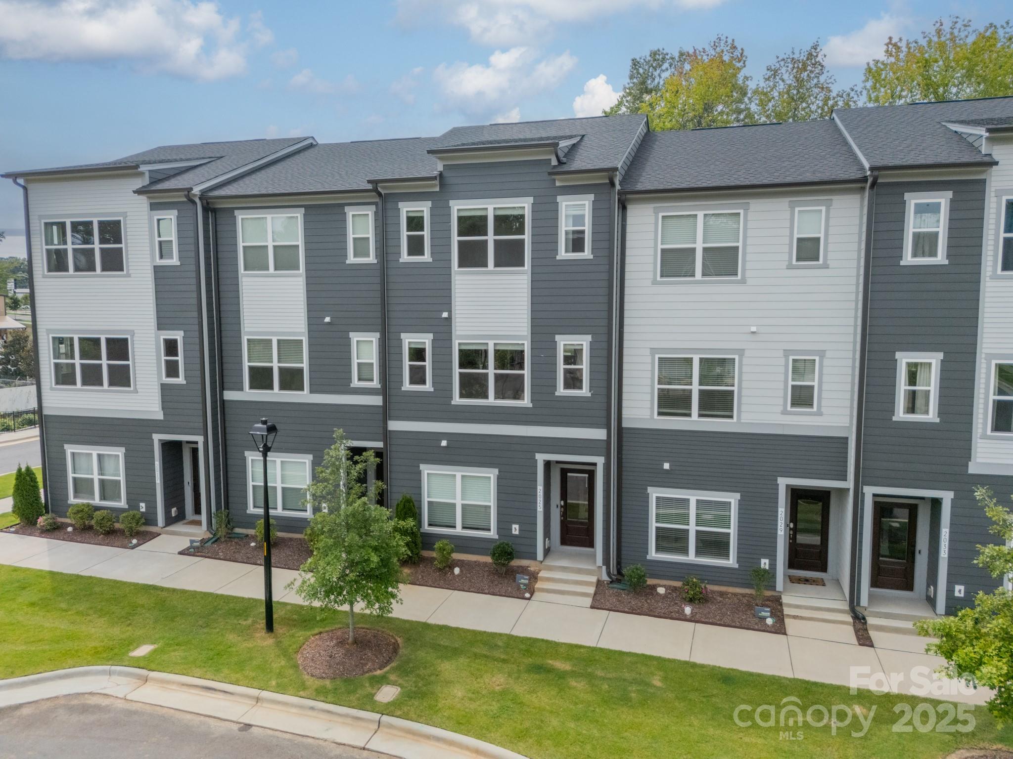 2025 Evolve Way 38