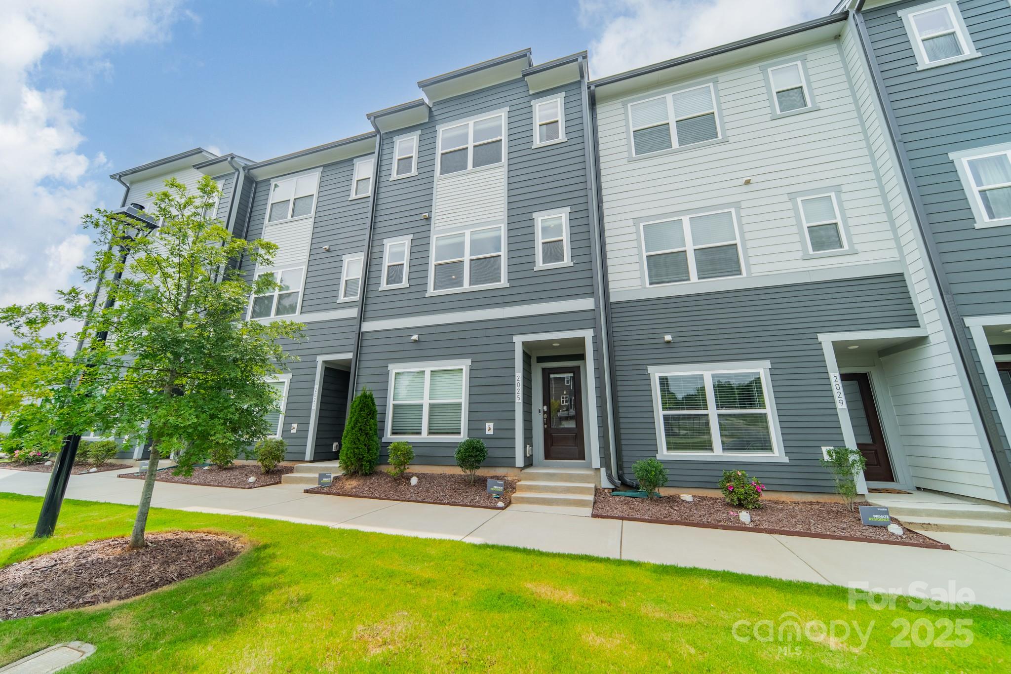 2025 Evolve Way 38
