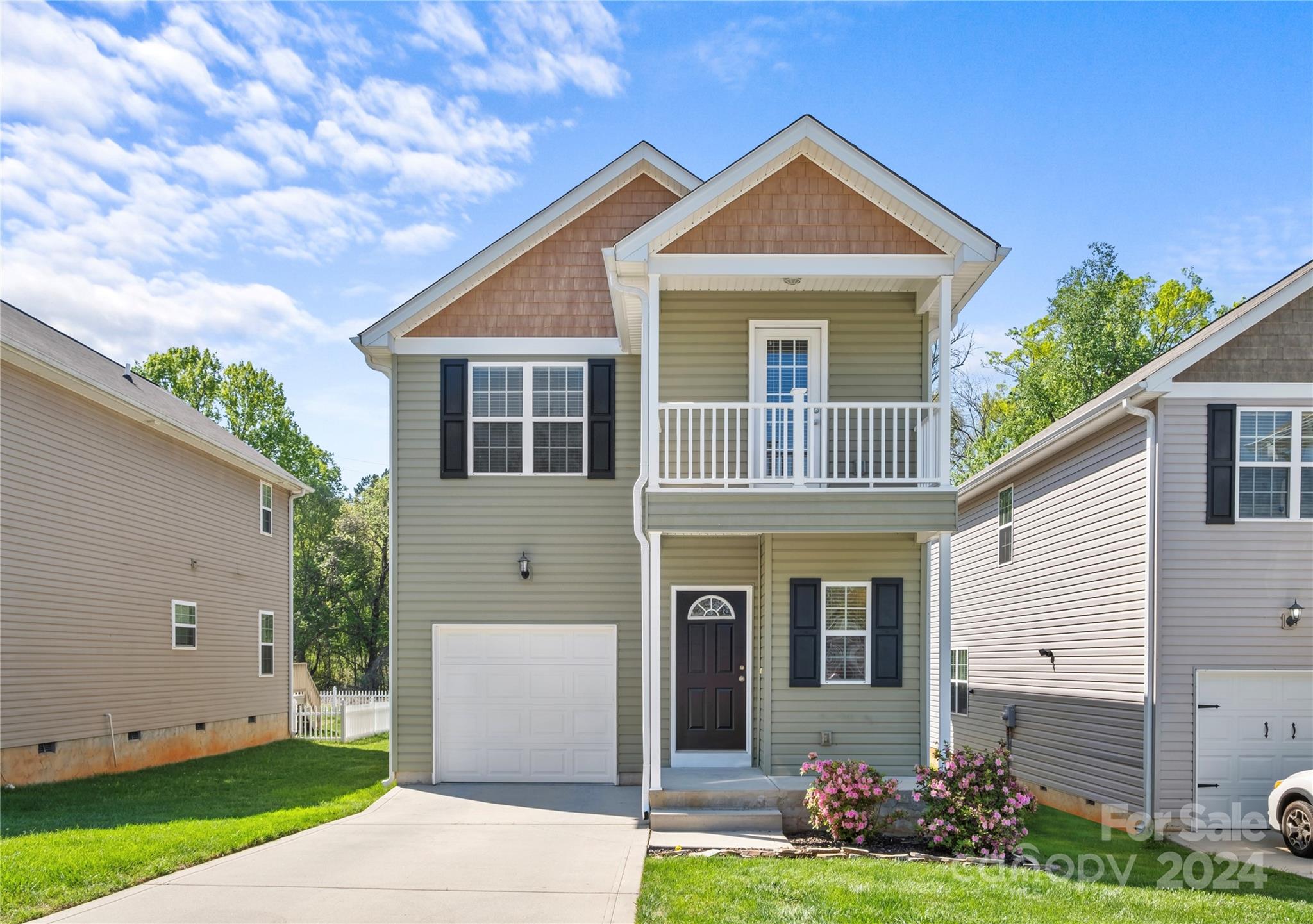 Photo 1 of 28 — 117 High Bluff Circle, Mooresville, NC 28115