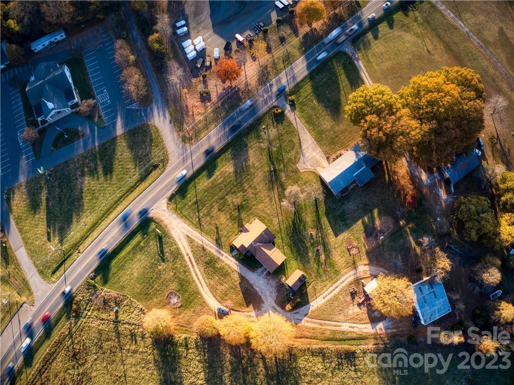 760 River Highway