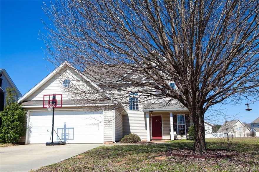 Great neighborhood and schools! 3 BR 2.5 BA house in Brewington Park. Community pool and playground. Beautiful laminate floors in great room and tile kitchen and breakfast areas. Spacious closets and lots of storage. Home warranty provided.