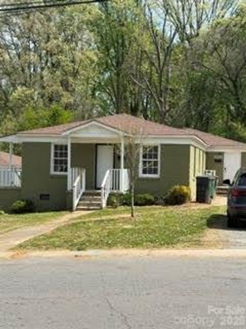 Photo of 2224/2226 Augusta Street, Charlotte, NC 28216 (MLS # 4385111)