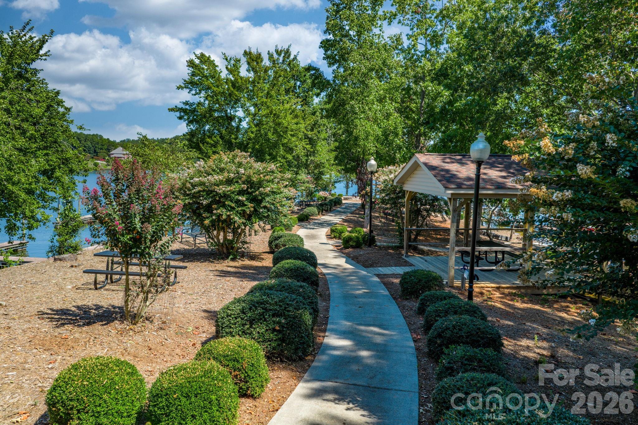 Paradise Harbor - Residential