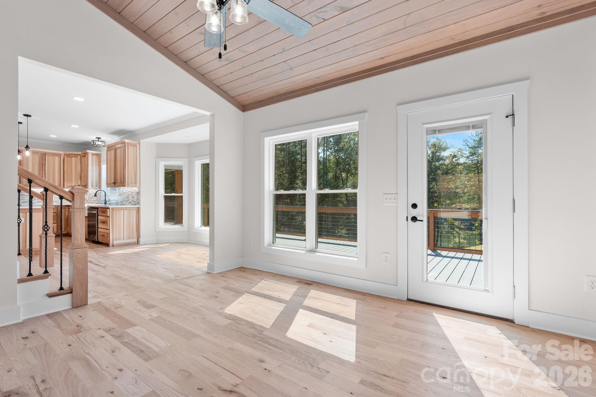 Paradise Harbor - Residential