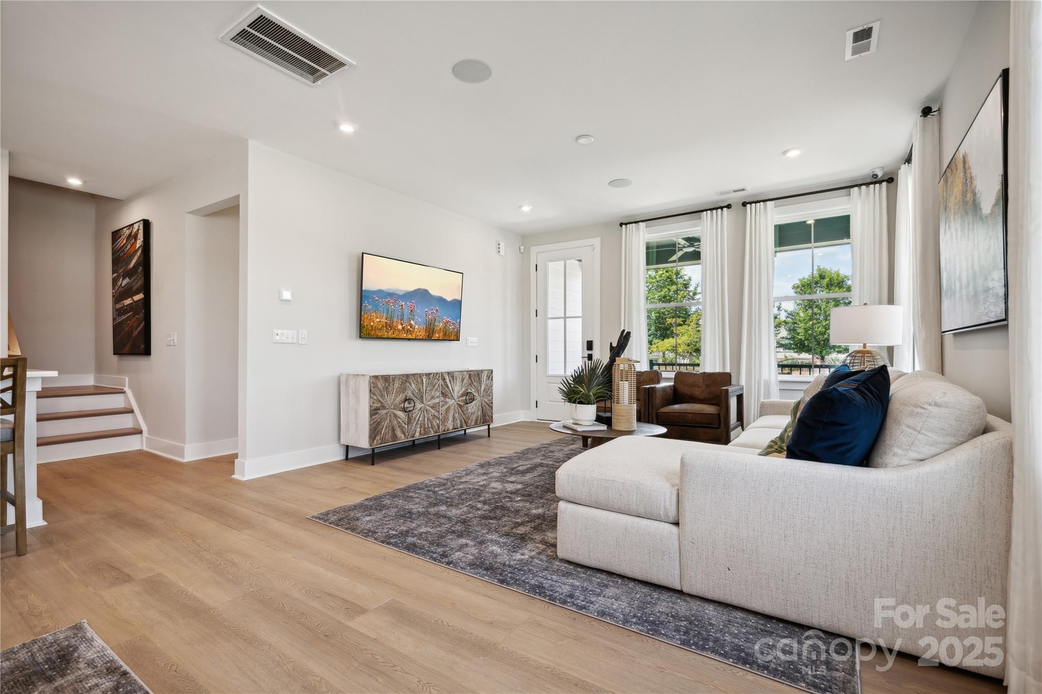 75 Seven Oaks Landing