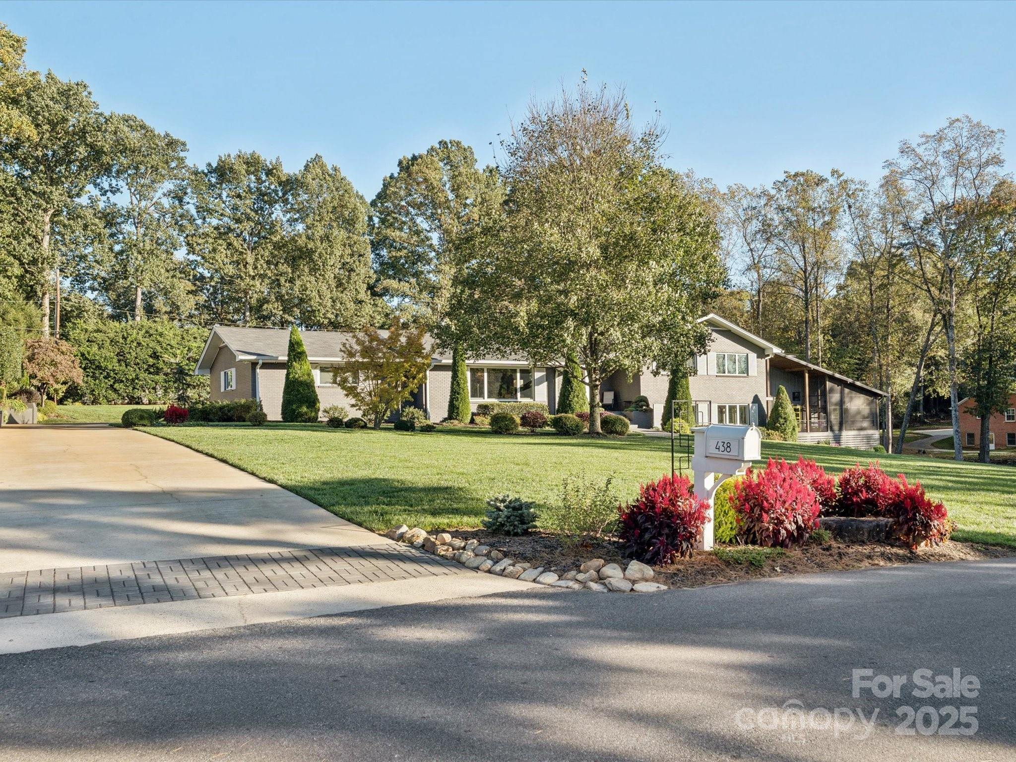 438 Country Club Acres Drive