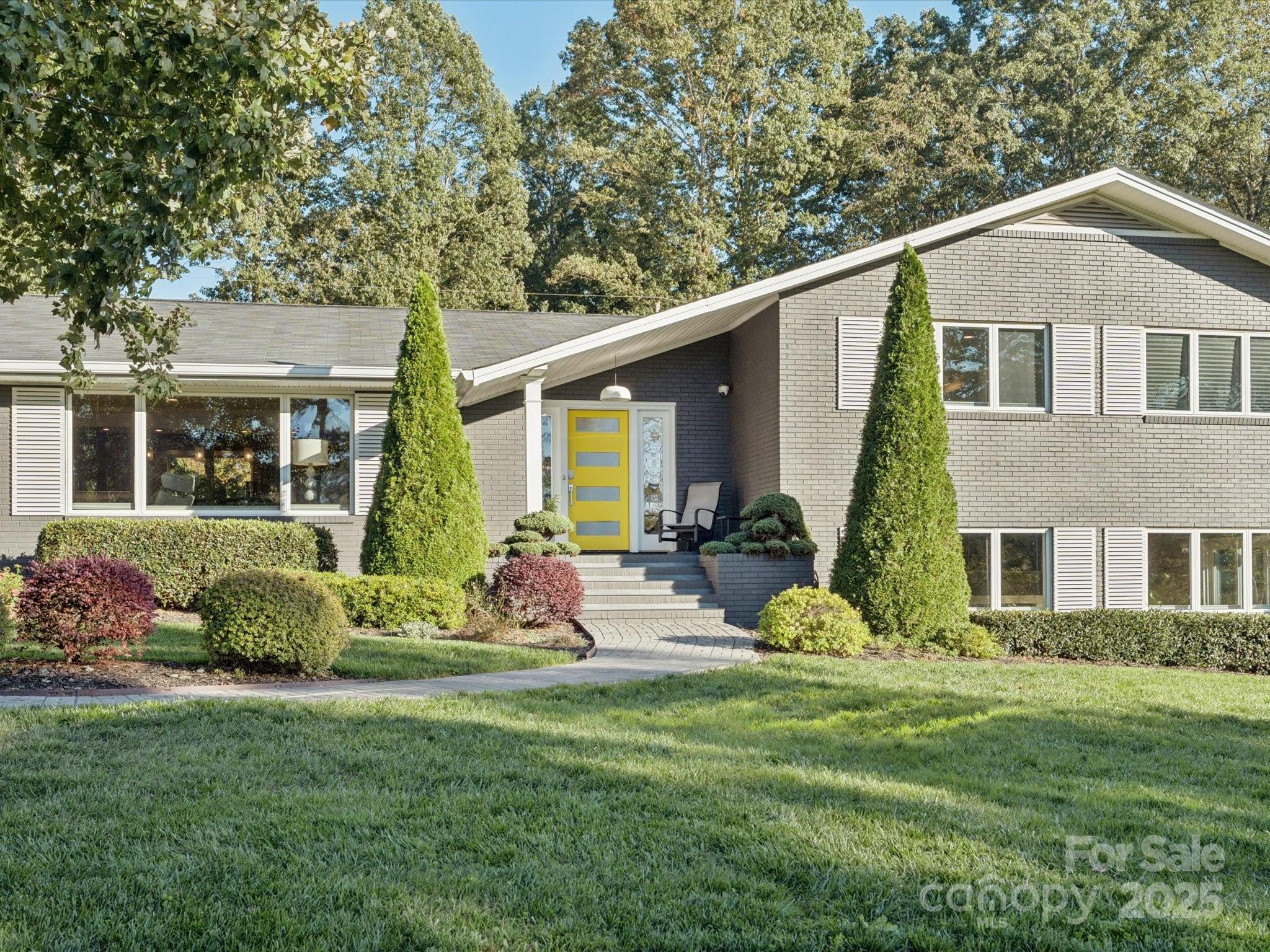 438 Country Club Acres Drive