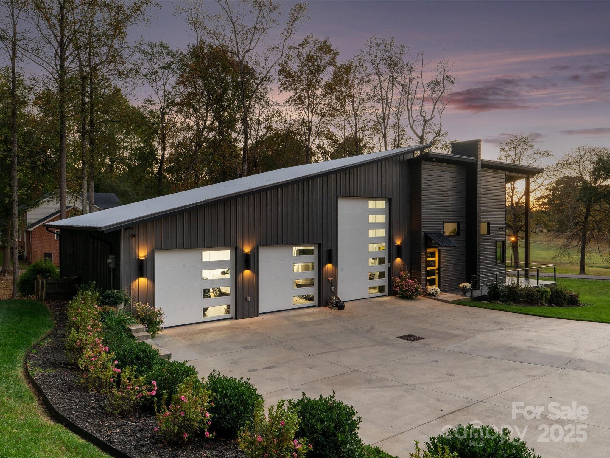 438 Country Club Acres Drive