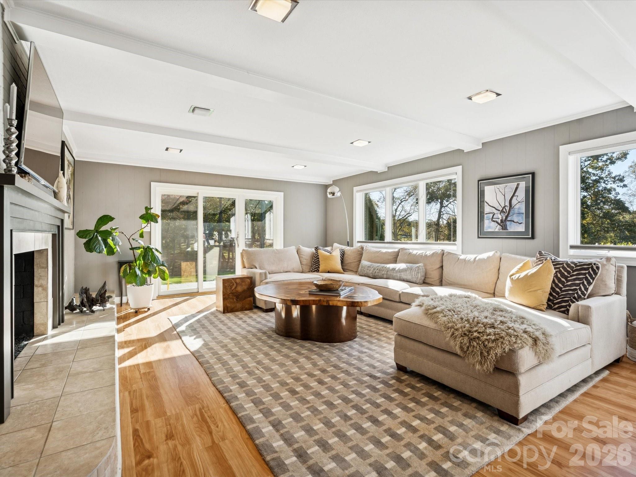 Country Club Acres - Residential