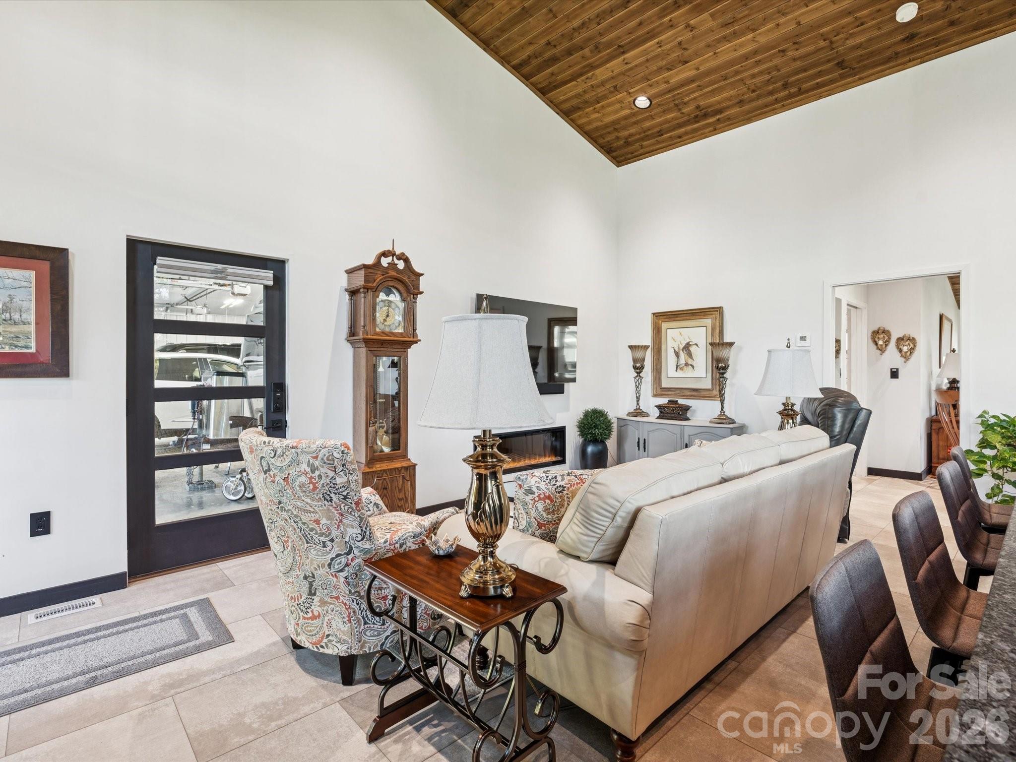 Country Club Acres - Residential