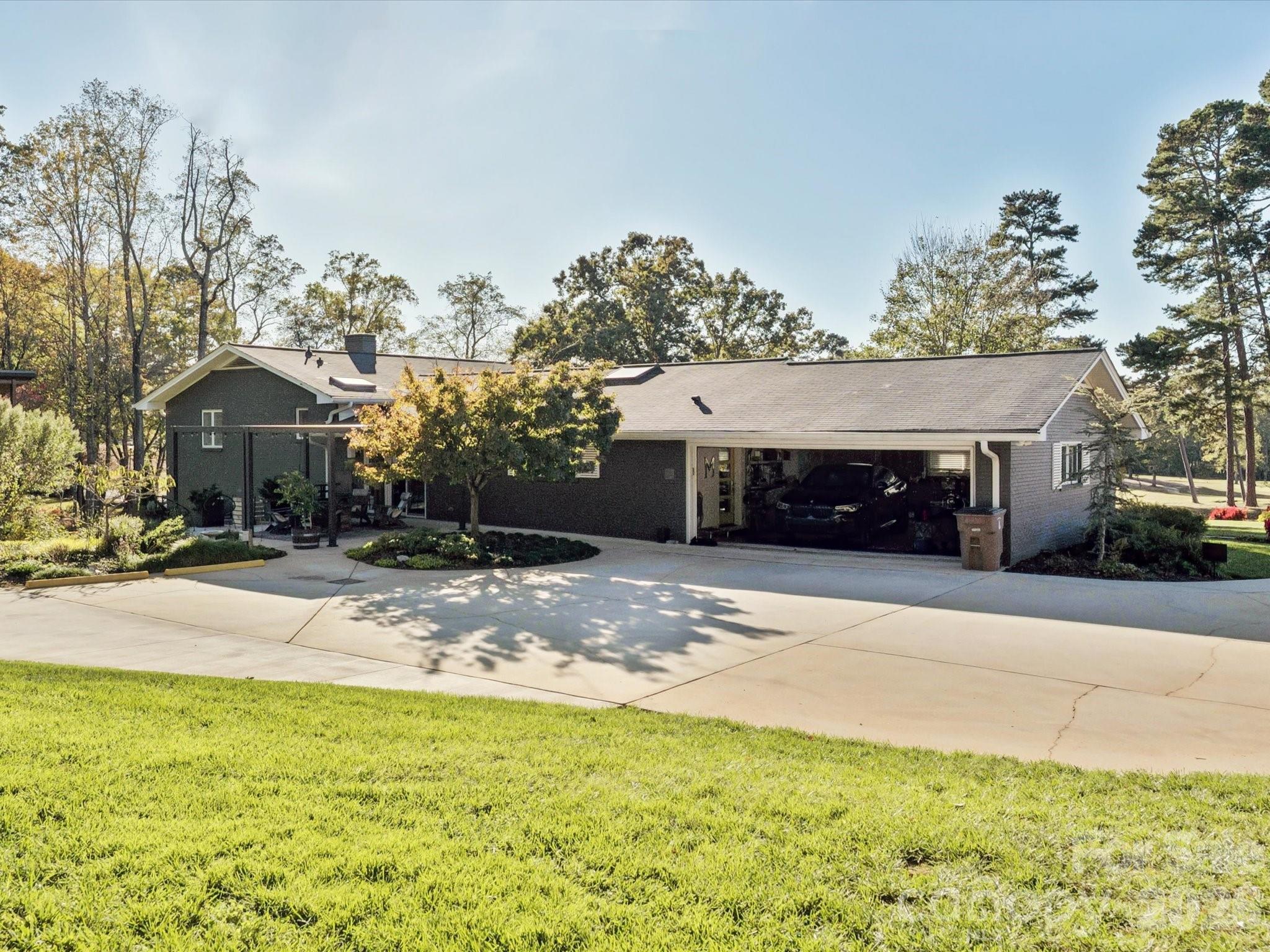 Country Club Acres - Residential