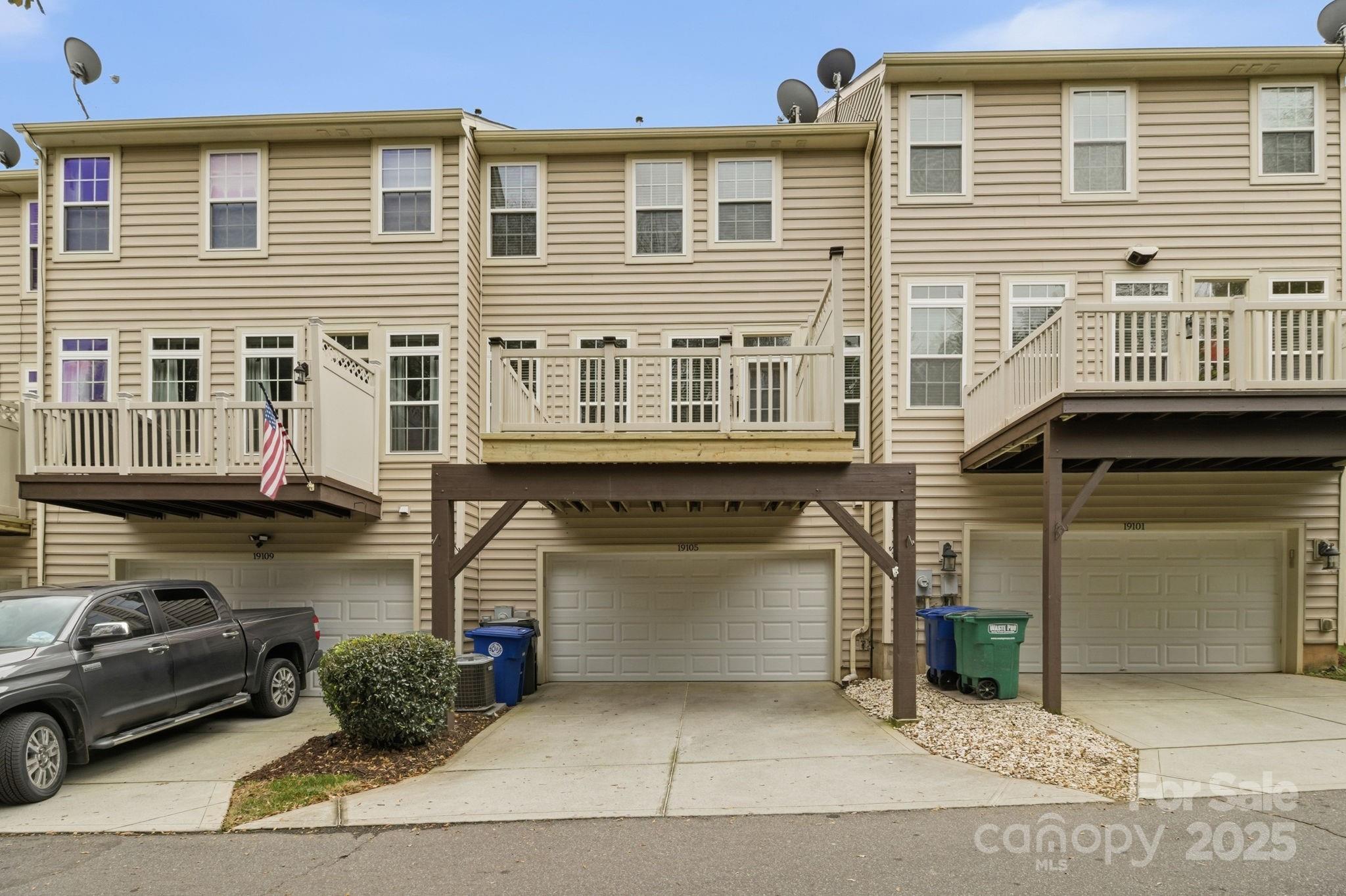 Harborside Townhomes - Residential