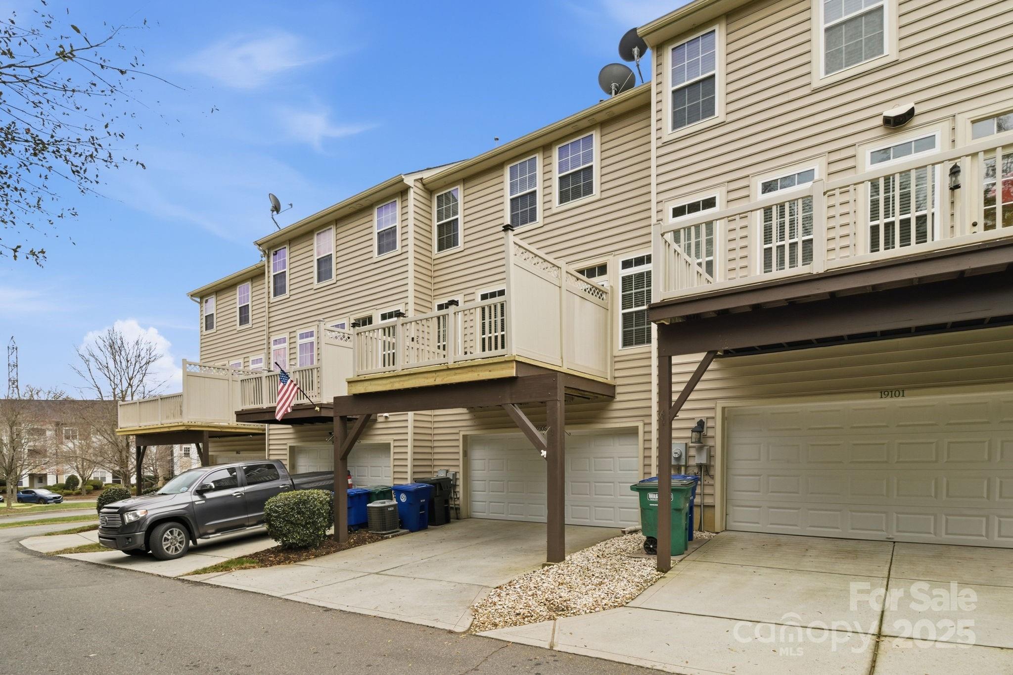 Harborside Townhomes - Residential