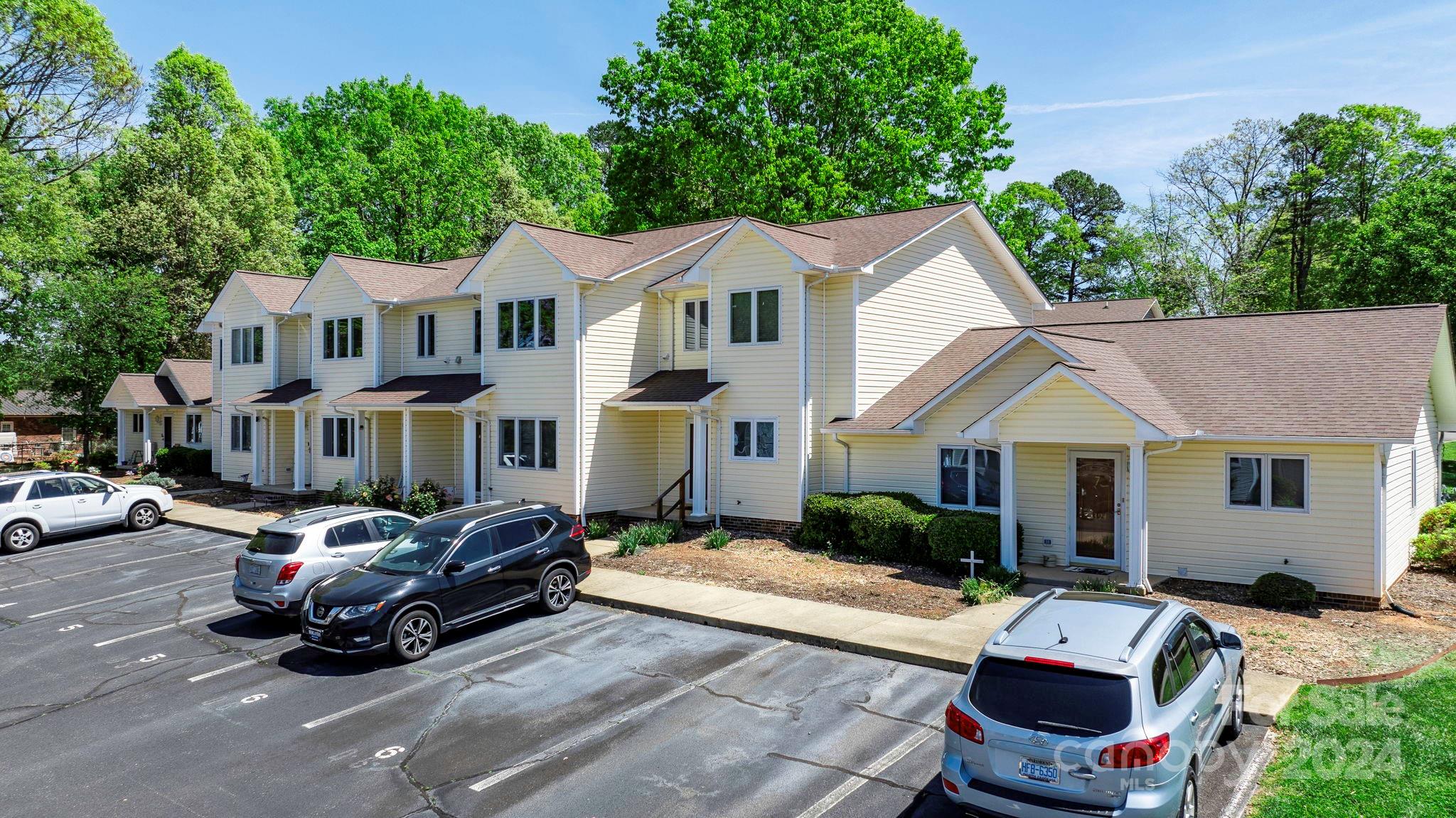 White Oak Manor - Residential