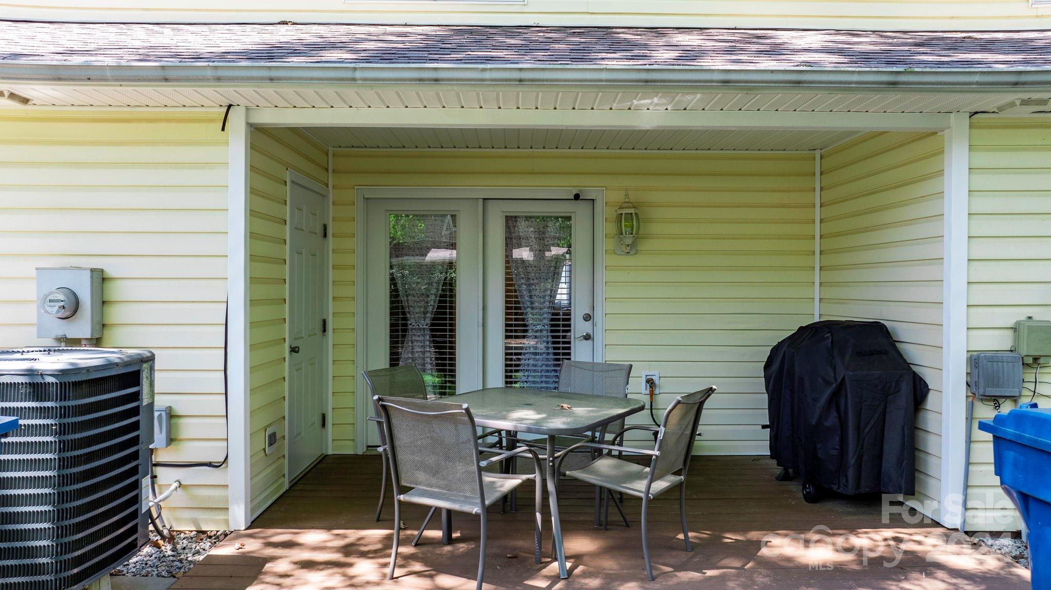 White Oak Manor - Residential