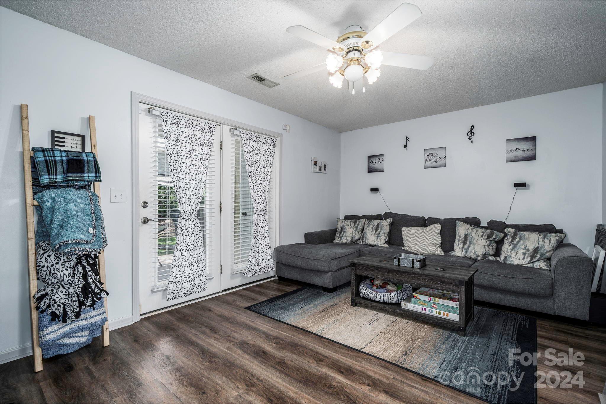 White Oak Manor - Residential