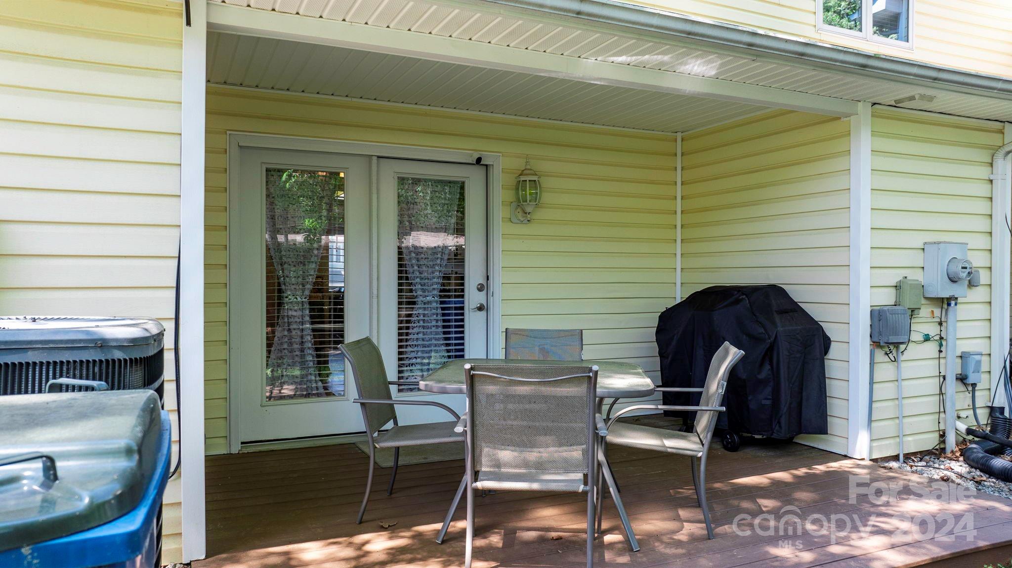 White Oak Manor - Residential