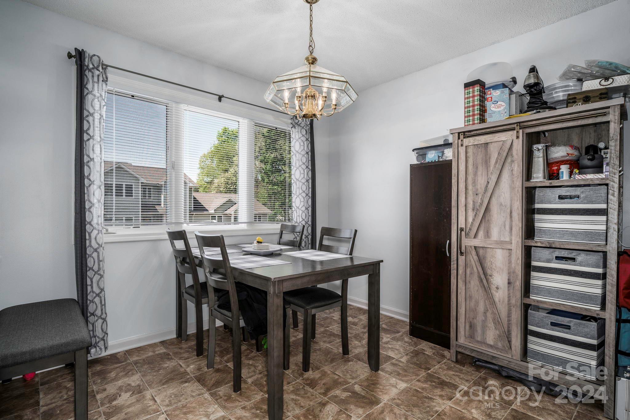 White Oak Manor - Residential