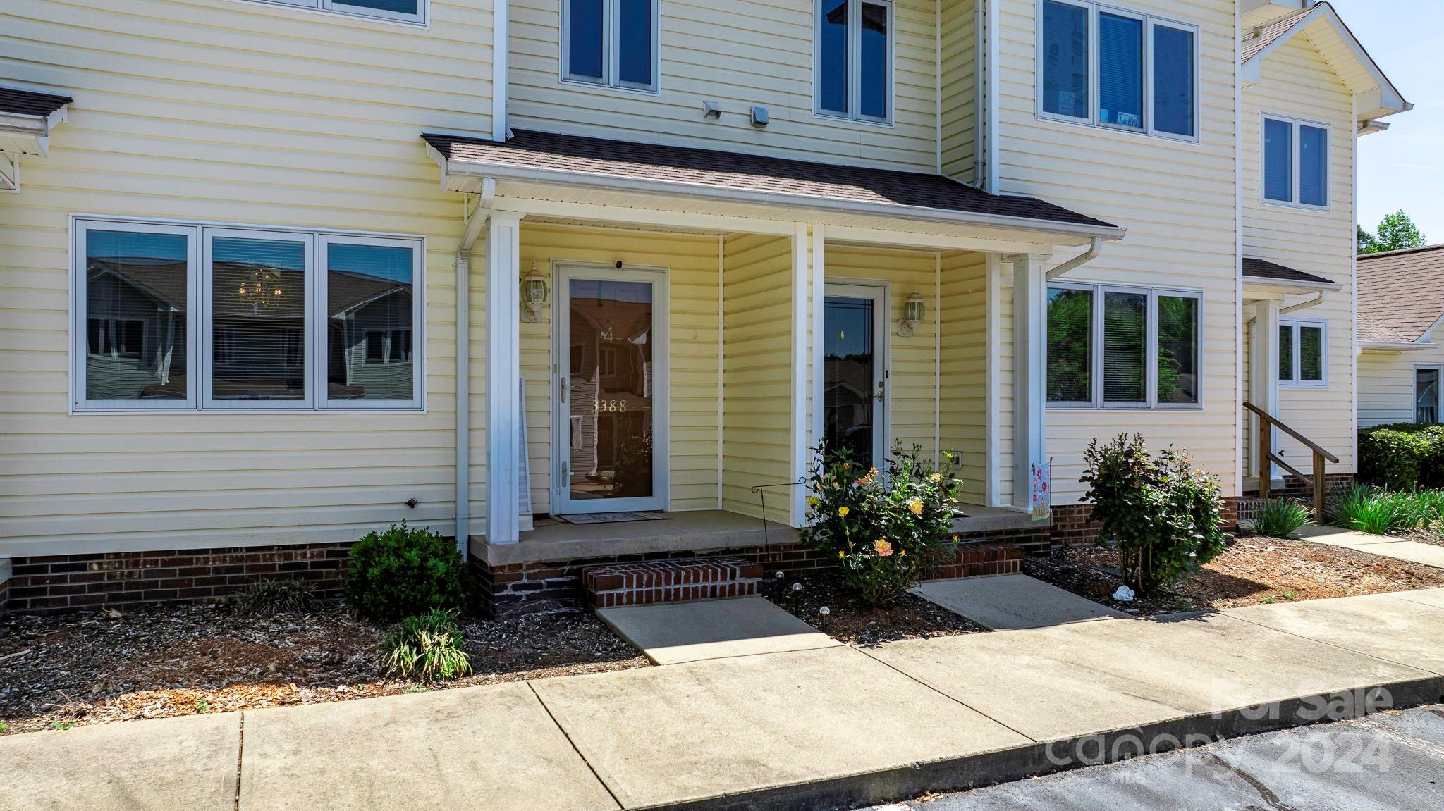 White Oak Manor - Residential