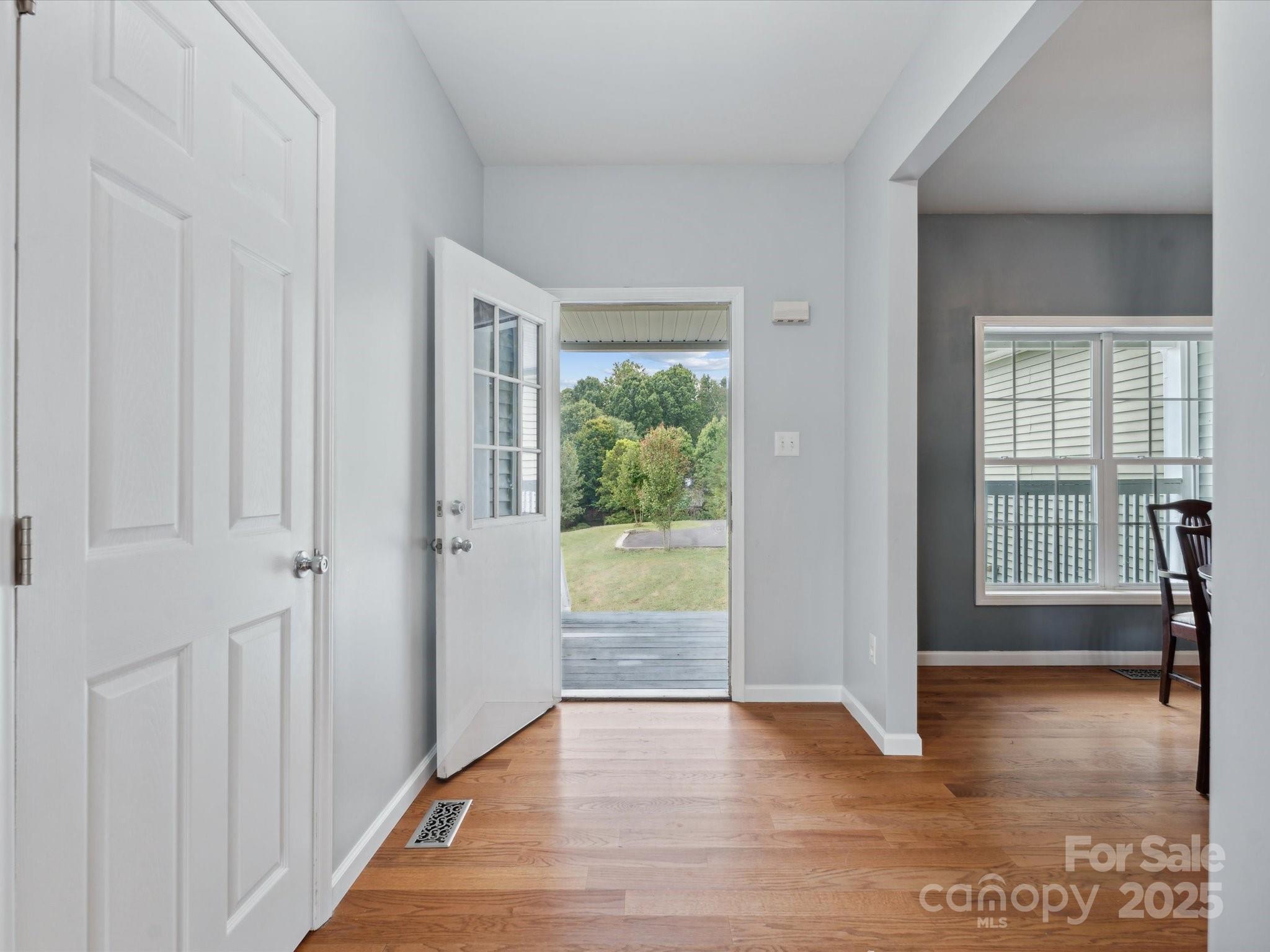 826 Deer Path Place