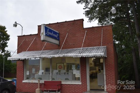 Photo of 105 S School Street, Mount Gilead, NC 27306 (MLS # 4307171)