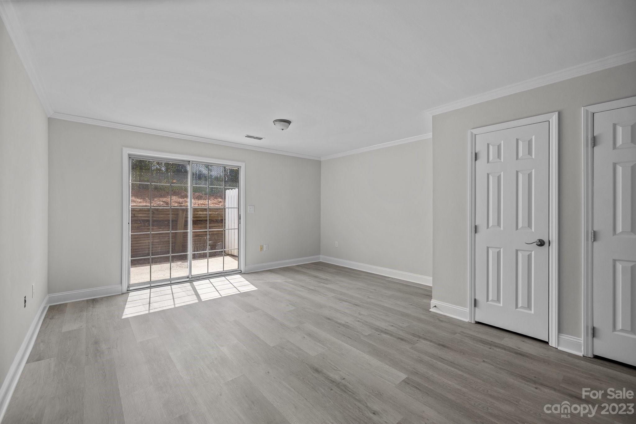 Manor Lake - Residential