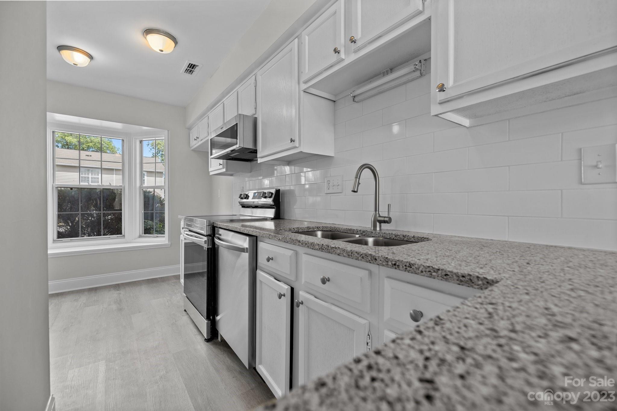 Manor Lake - Residential