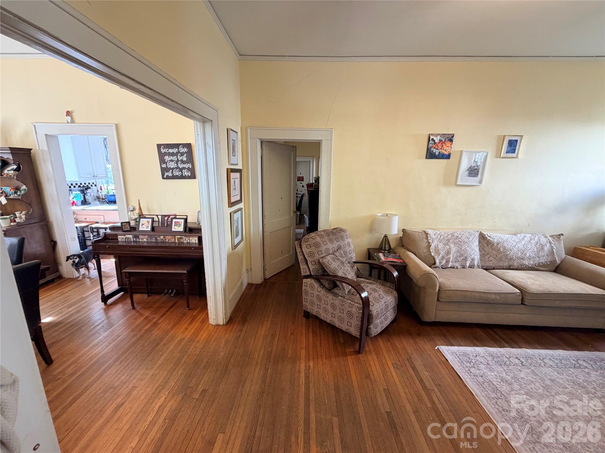 2104 Midwood Place