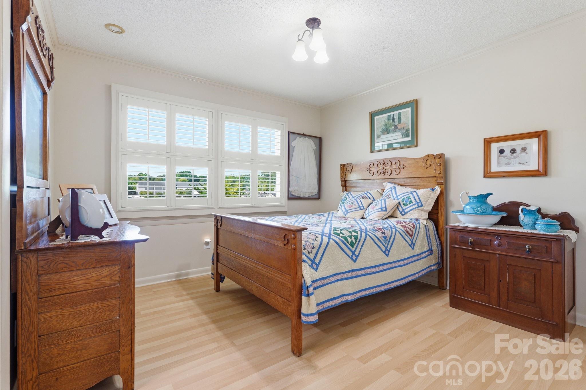 Shady Cove - Residential
