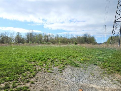 1032 7th Avenue E Hendersonville NC 28792