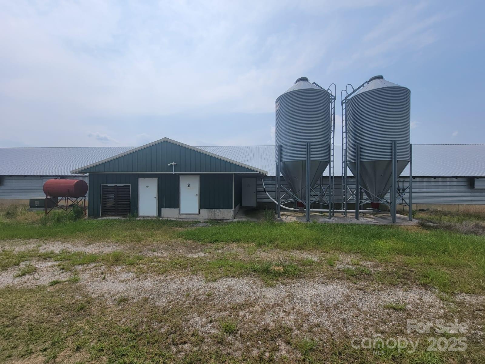 1662 Ellis Road