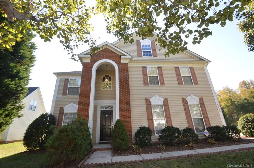 Immaculate&well maintained on cul-de-sac street.Move-in ready! Spacious great rm w/gas log frpl. Dining rm.The chef will love this eat-in kitchen:tons of counter space, bkfast area, walk-in pantry. Sliding glass doors lead to privately fenced bkyard. Master is huge w/sitting area. MBA w/sep shower&garden tub.Walk-in closets in every BR. Loft is perfect flex space. Side entry, two car garage. Alarm sys. Brand NEW carpet t'out 2016, Roof 2012, NEW Dishwasher 2015, NEW Stove 2016.Close to I-485.