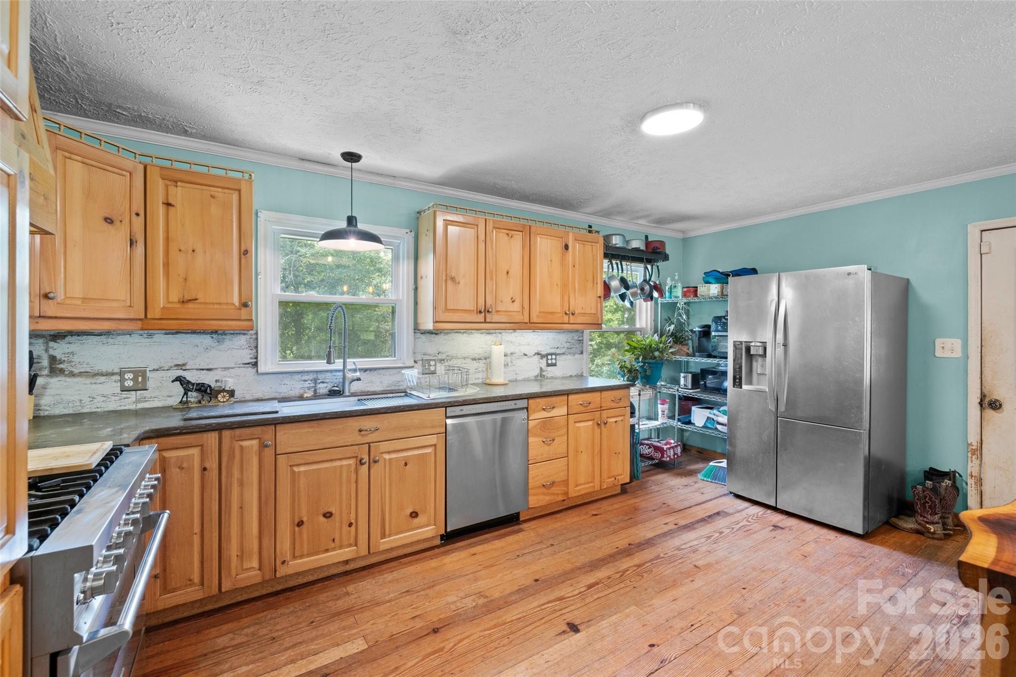 233 Orindawood Drive