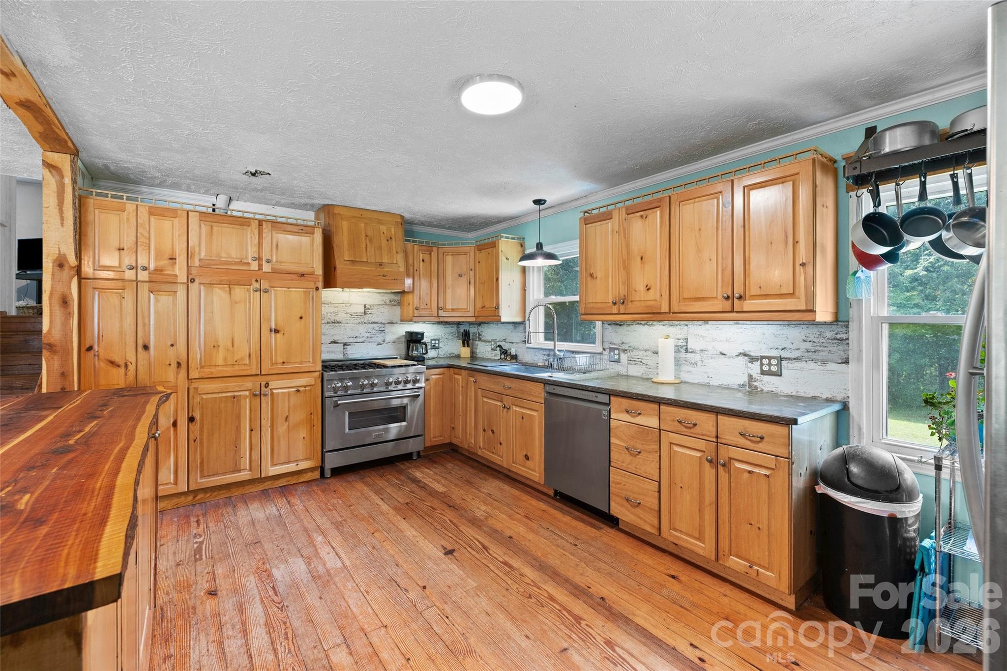 233 Orindawood Drive