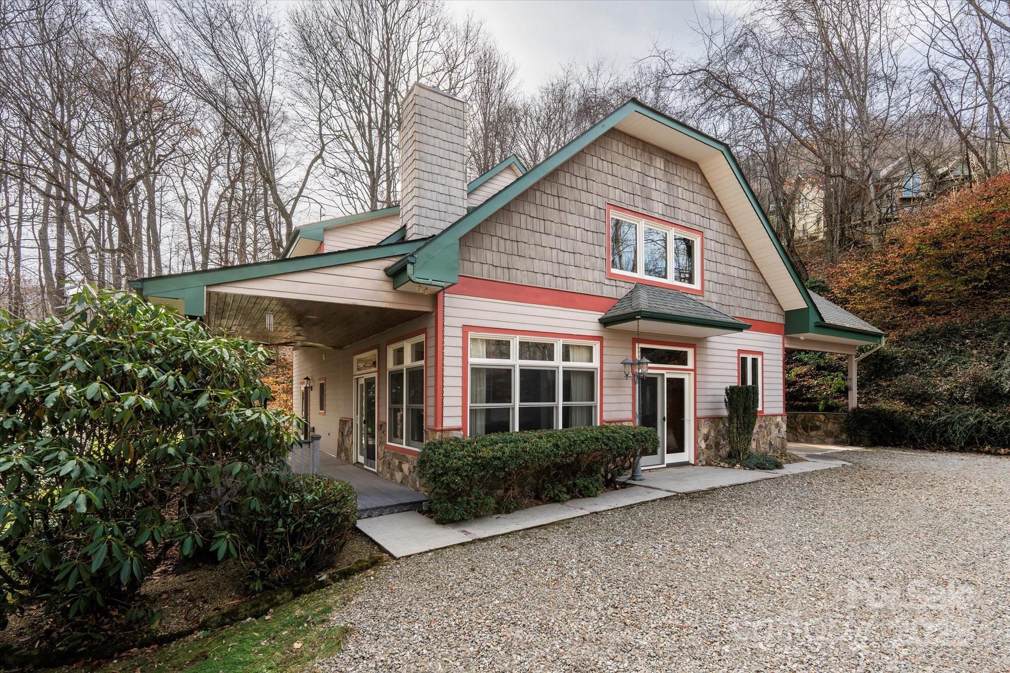 Walker-In-The-Hills - Residential