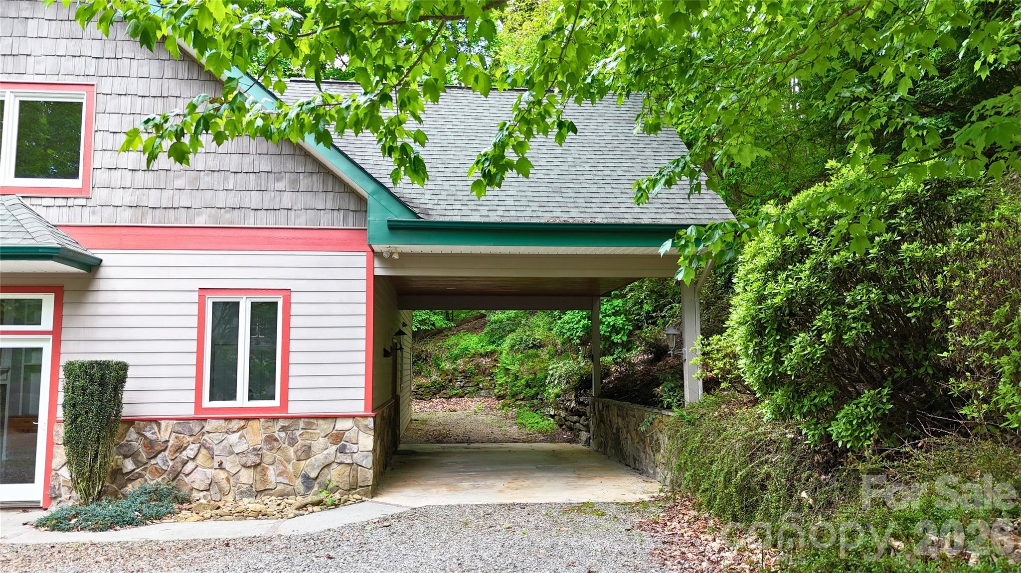 905 Old Fiddle Road