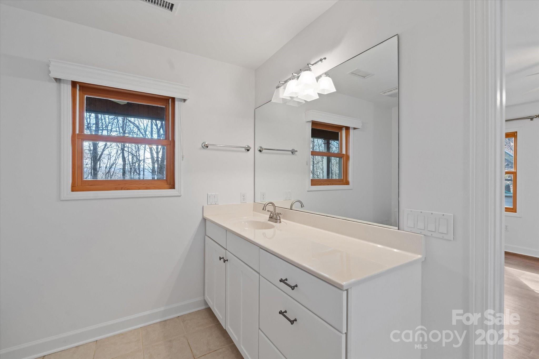 Walker-In-The-Hills - Residential