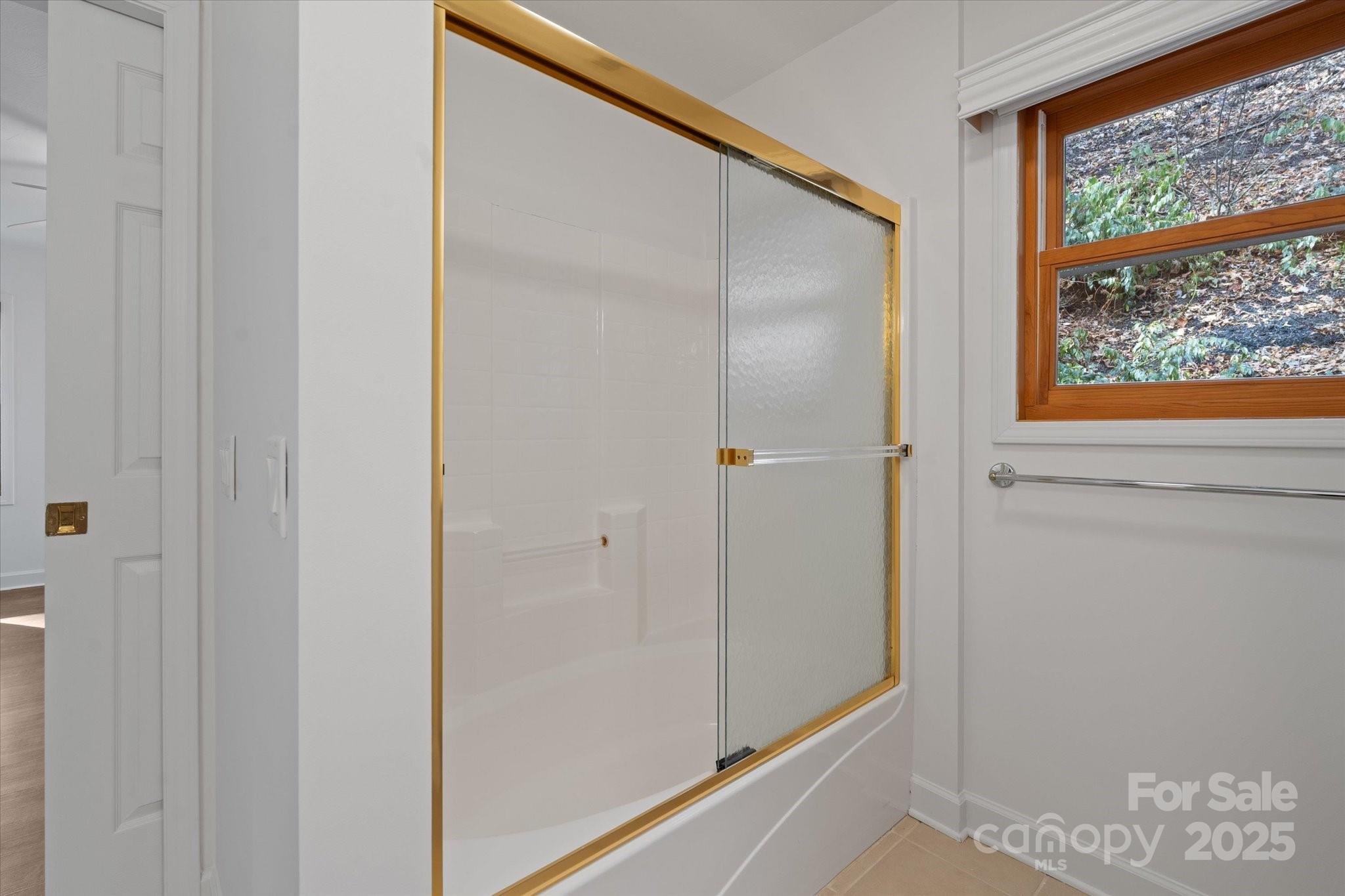 Walker-In-The-Hills - Residential