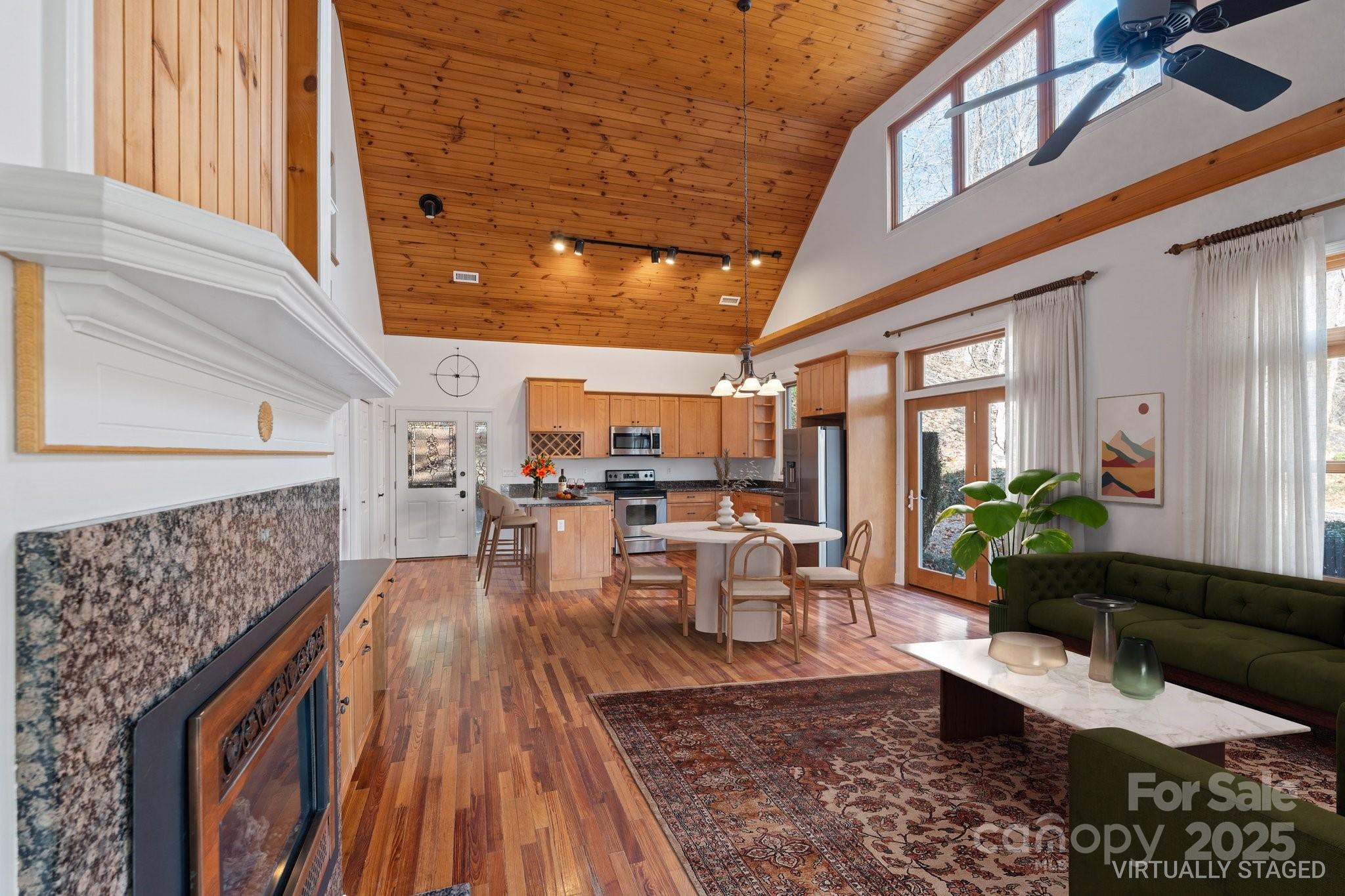 Walker-In-The-Hills - Residential