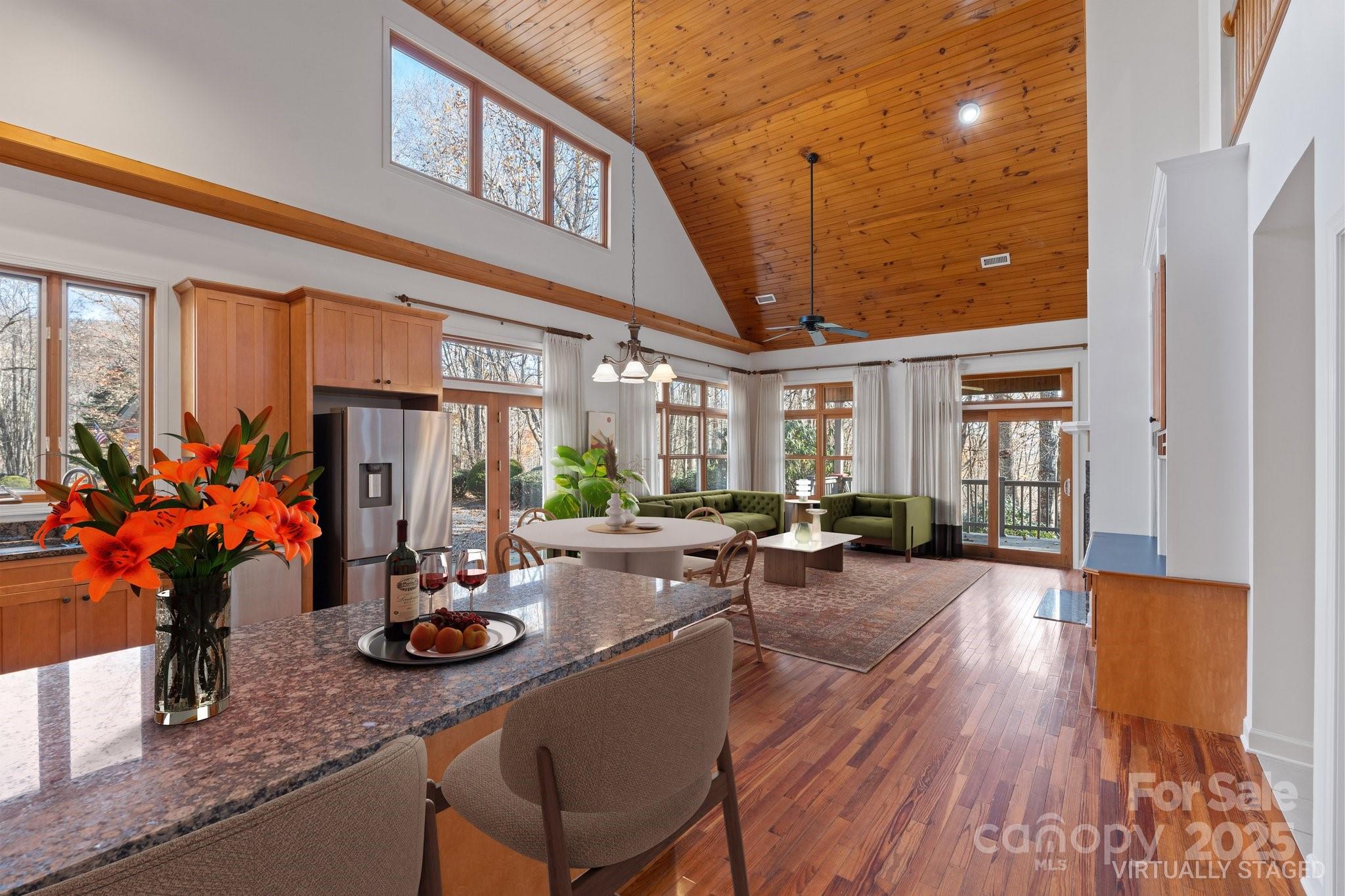 Walker-In-The-Hills - Residential