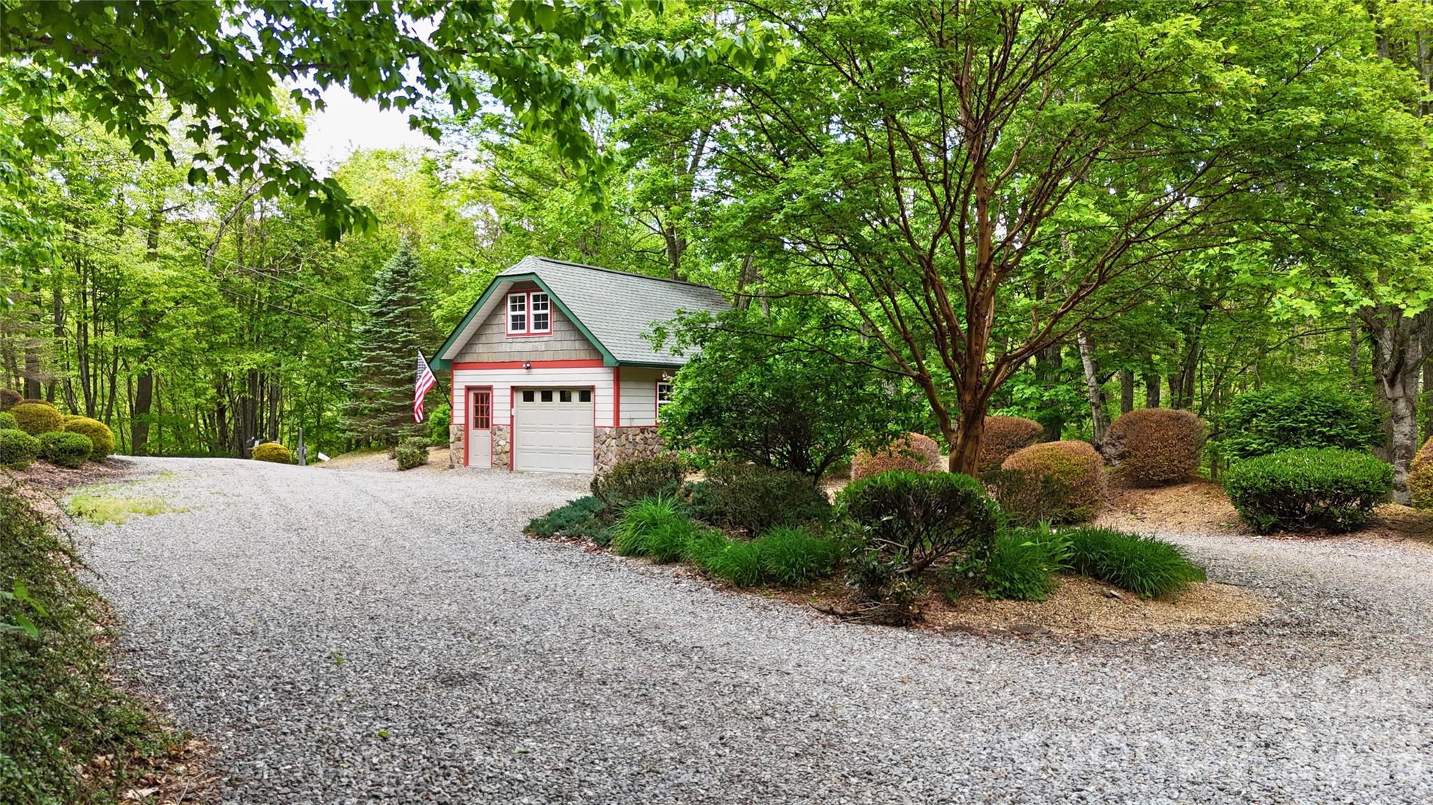905 Old Fiddle Road