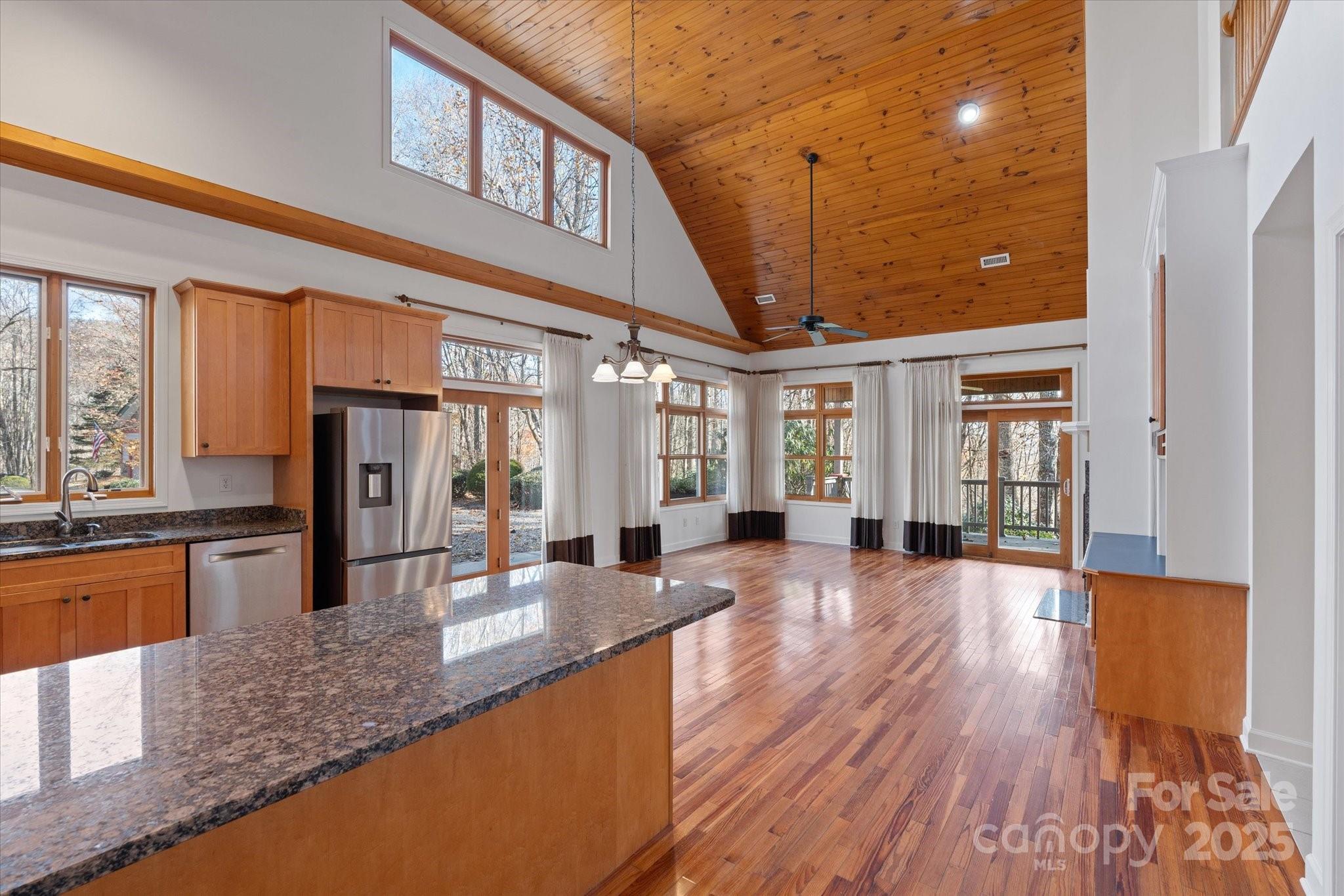 Walker-In-The-Hills - Residential