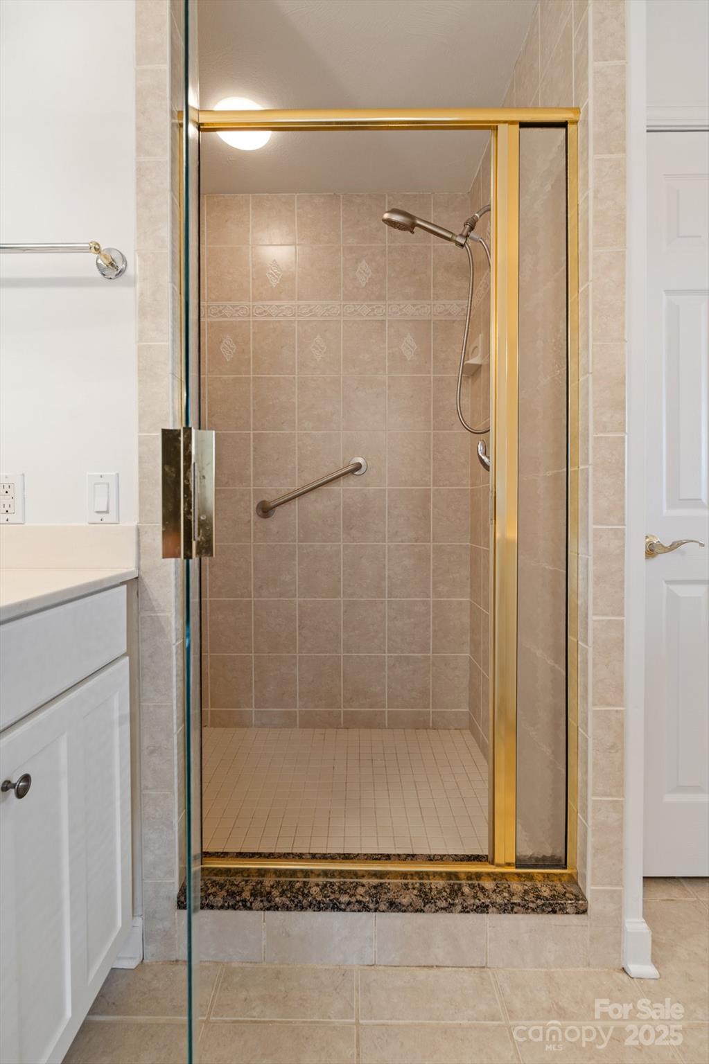 Walker-In-The-Hills - Residential