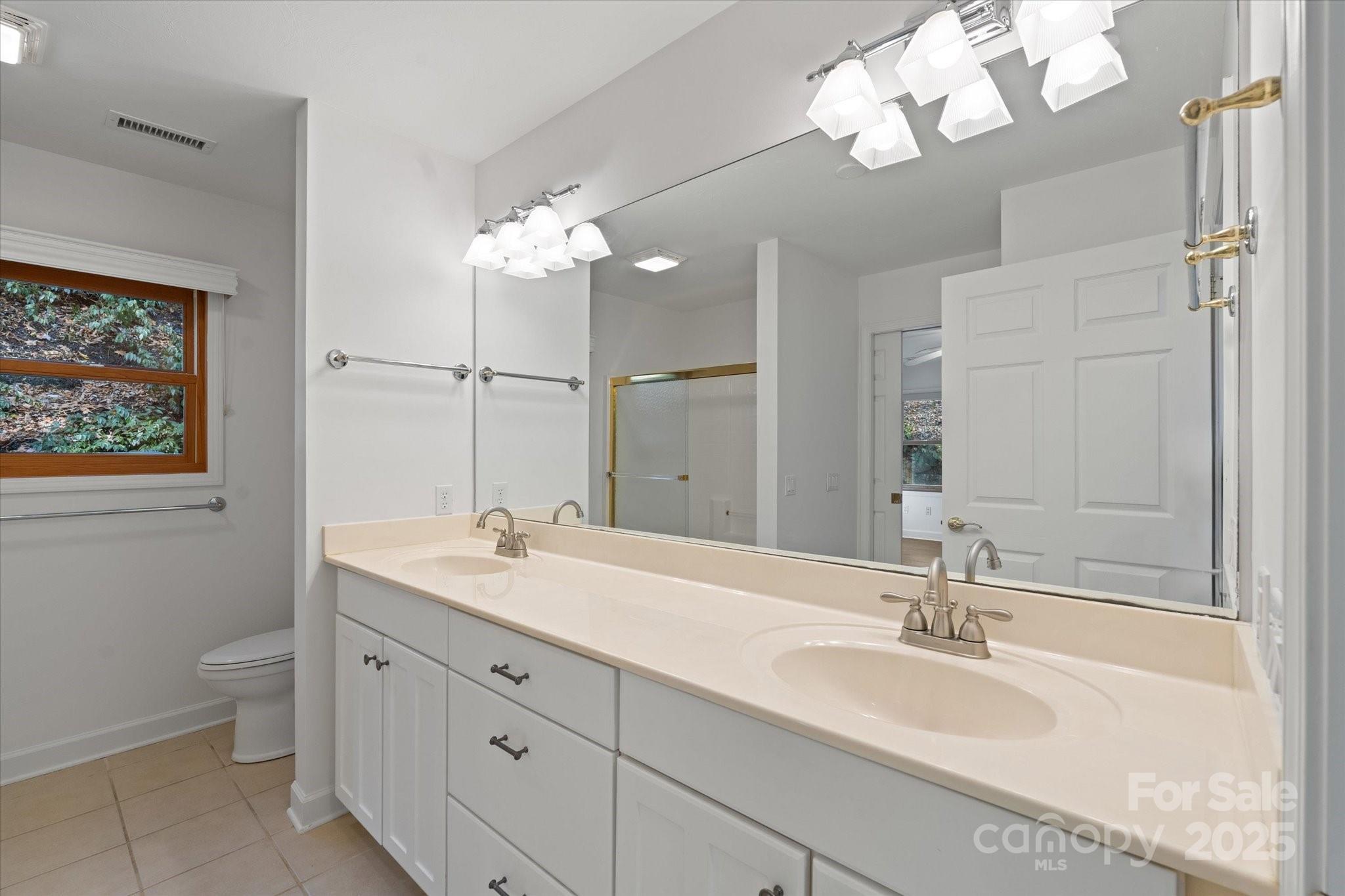 Walker-In-The-Hills - Residential