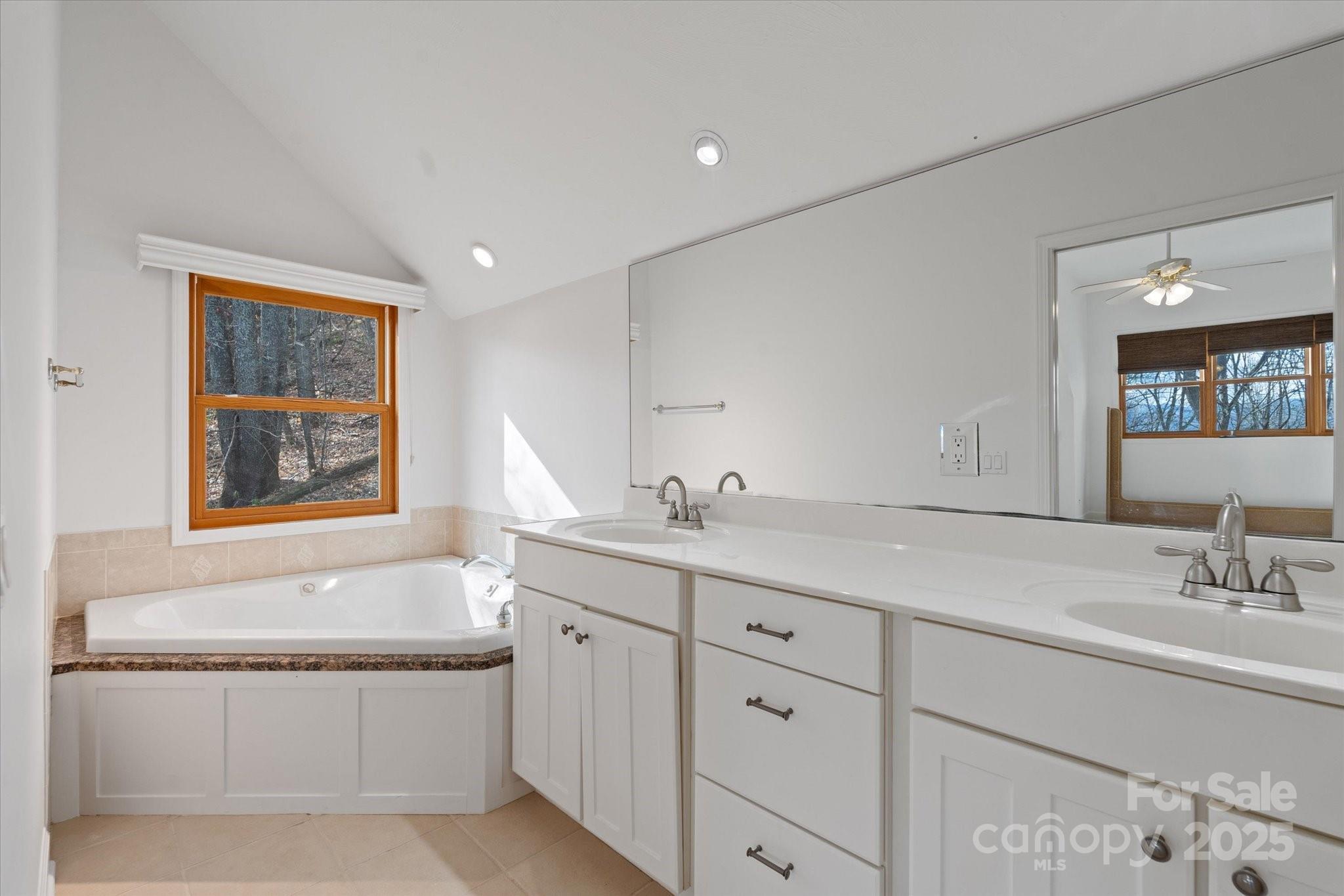 Walker-In-The-Hills - Residential