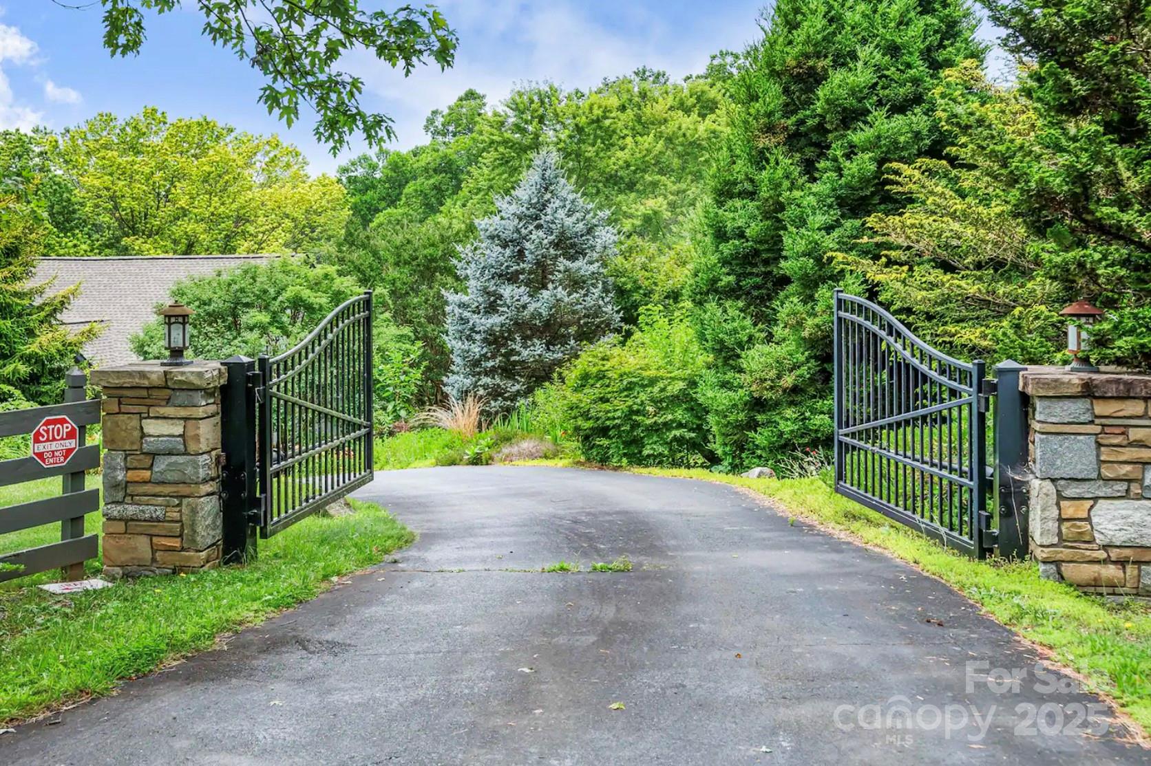1236 Upper Brush Creek Road