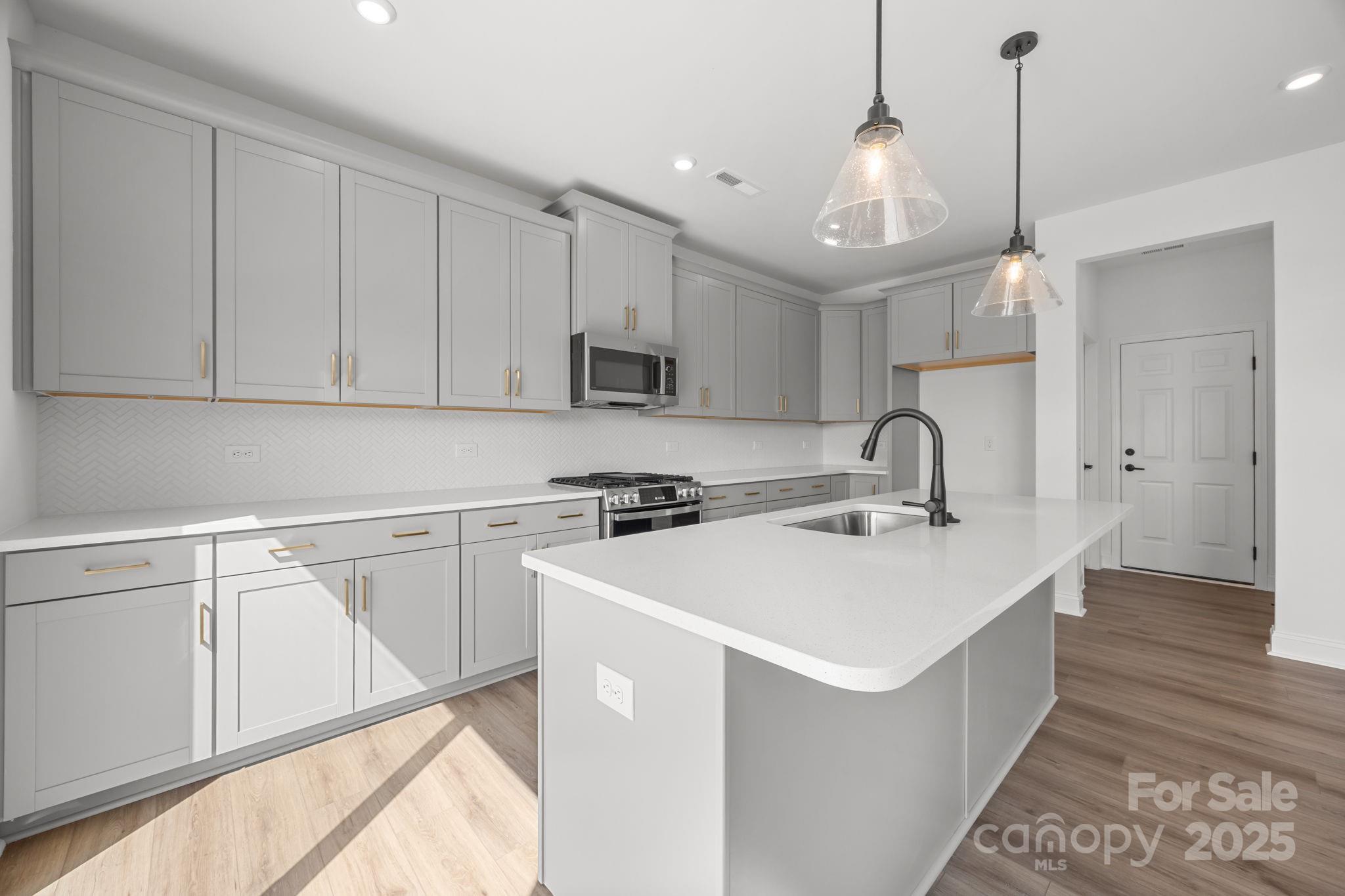 Lakeside Glen - Residential