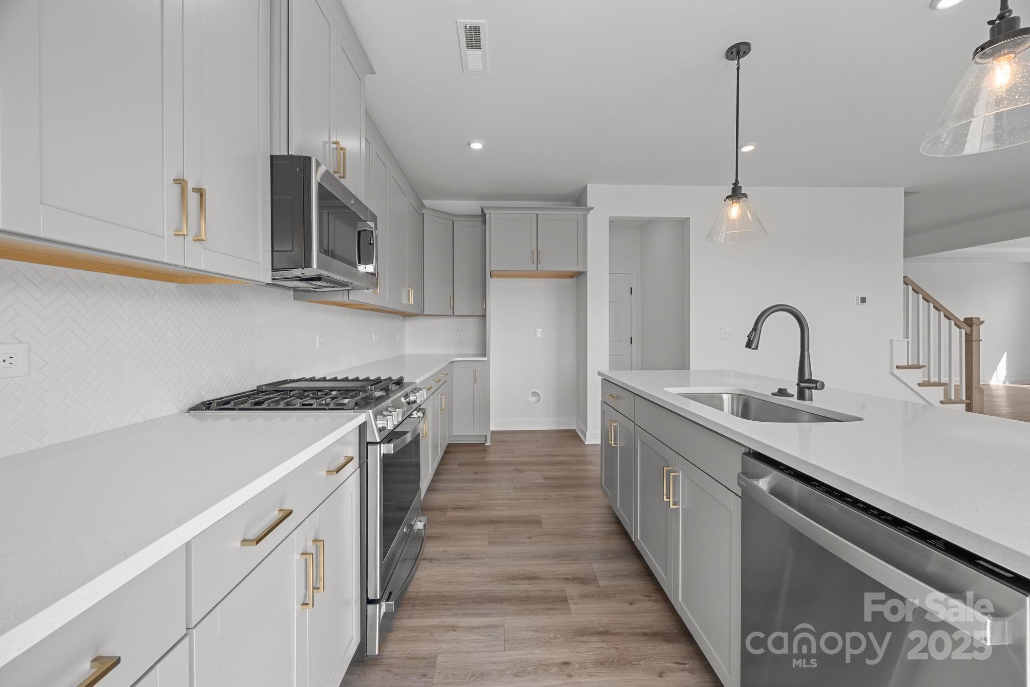 Lakeside Glen - Residential