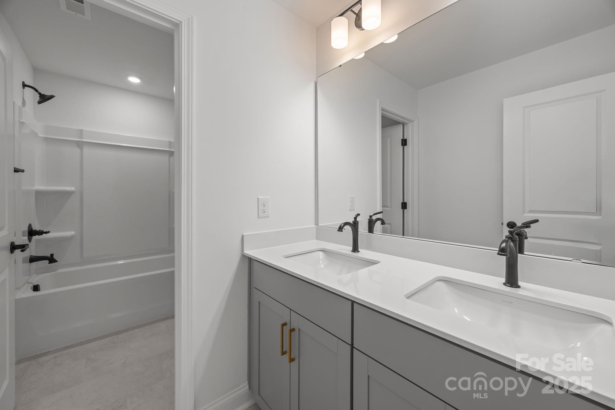 Lakeside Glen - Residential