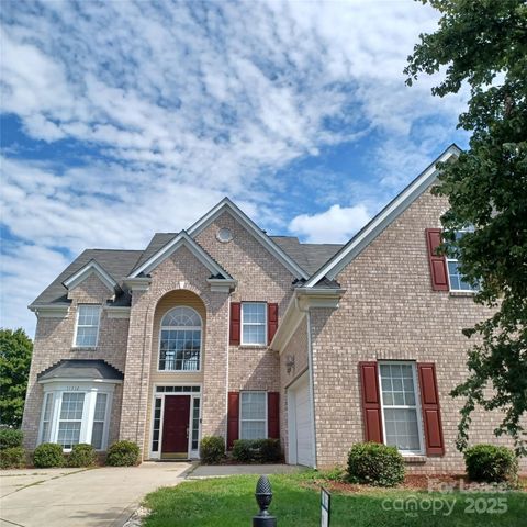 Photo of 11312 Huntington Meadow Lane, Charlotte, NC 28273 (MLS # 4332438)